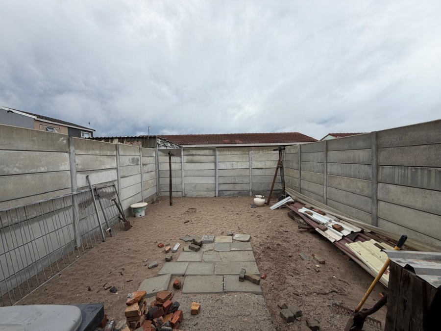 2 Bedroom Property for Sale in Pelican Park Western Cape